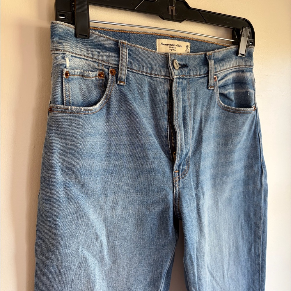 Abercrombie & Fitch High Rise Crop Mom Jeans Size 26 - Picture 2 of 5